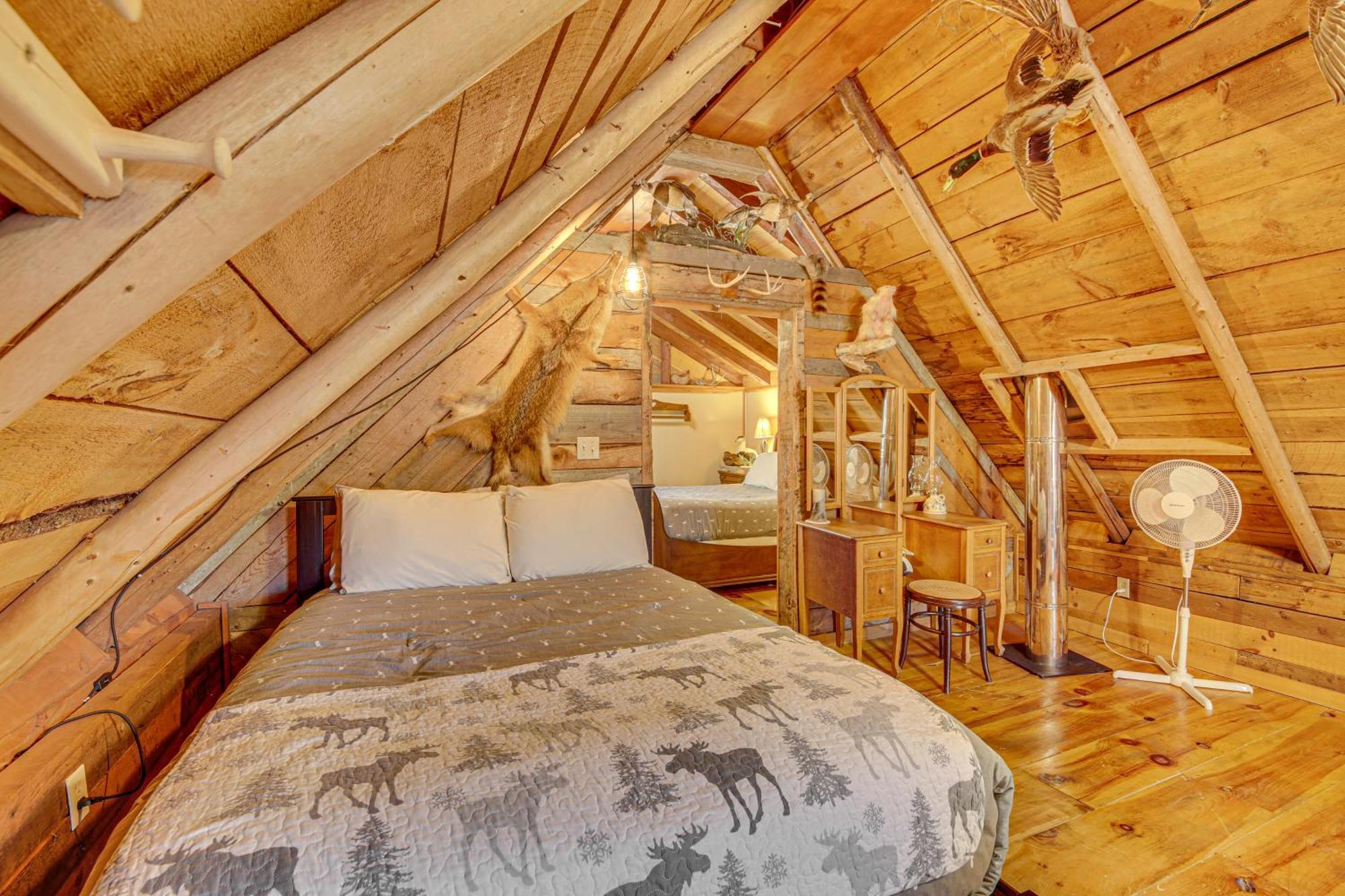 Rustic Searsport Cabin Loft And Sunroom On 10 Acres 외부 사진