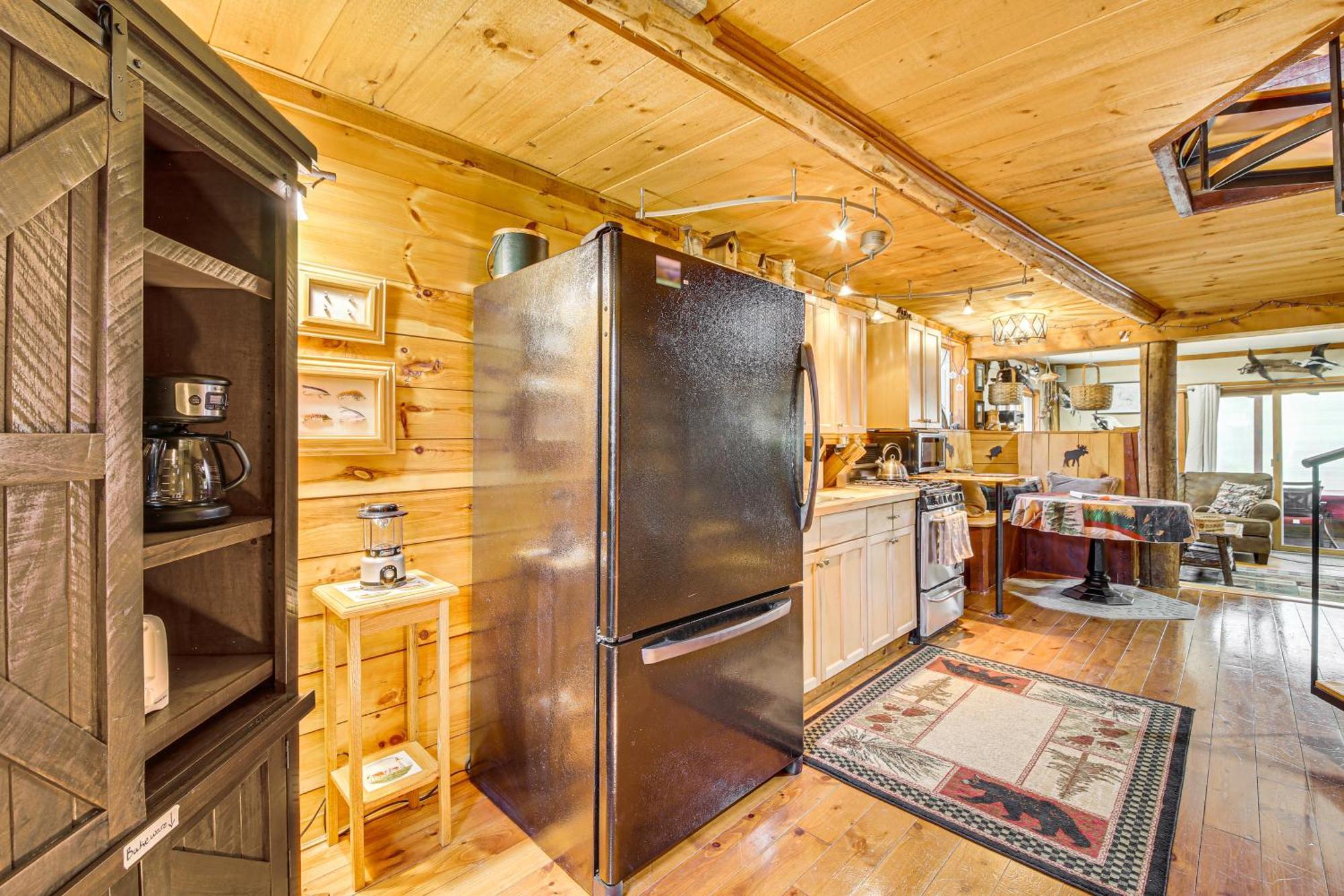 Rustic Searsport Cabin Loft And Sunroom On 10 Acres 외부 사진