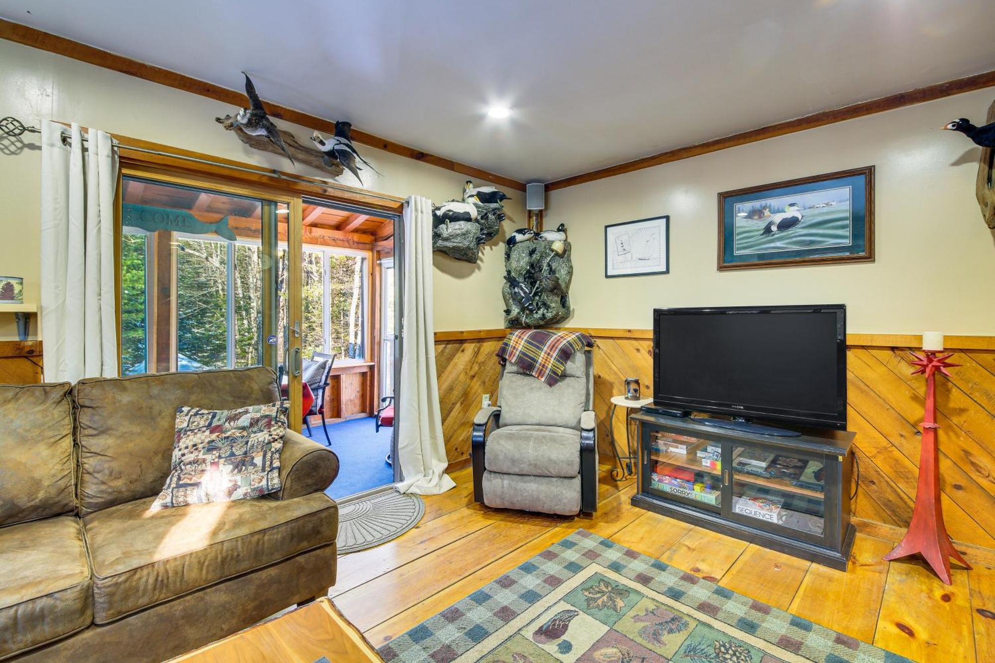Rustic Searsport Cabin Loft And Sunroom On 10 Acres 외부 사진