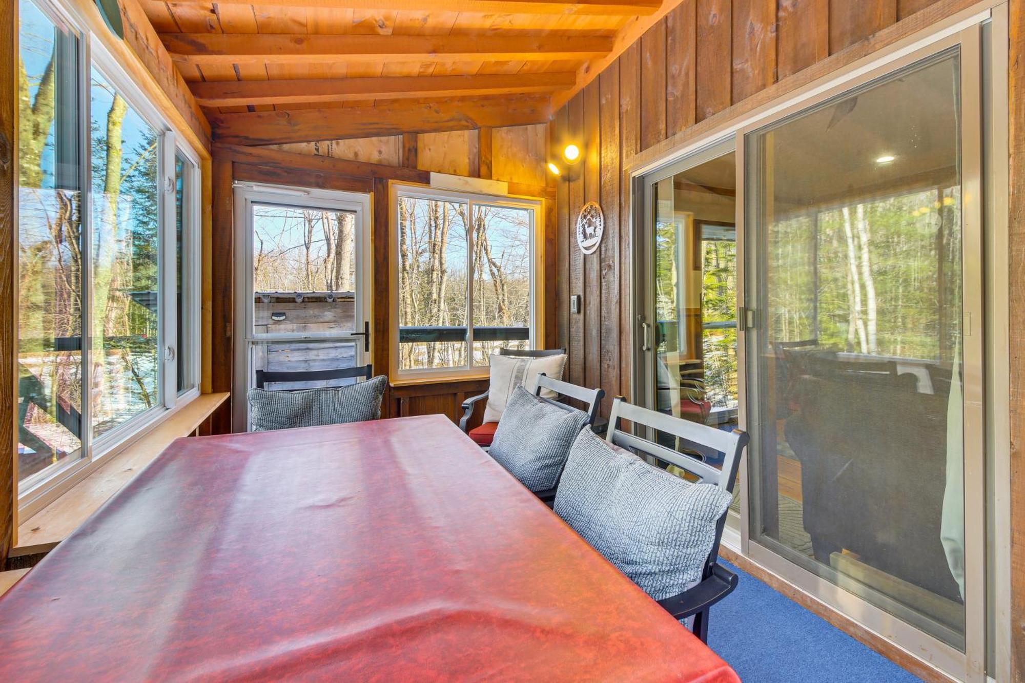 Rustic Searsport Cabin Loft And Sunroom On 10 Acres 외부 사진